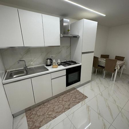 Dimora Nei Quartieri Spagnoli Napoli Exterior foto